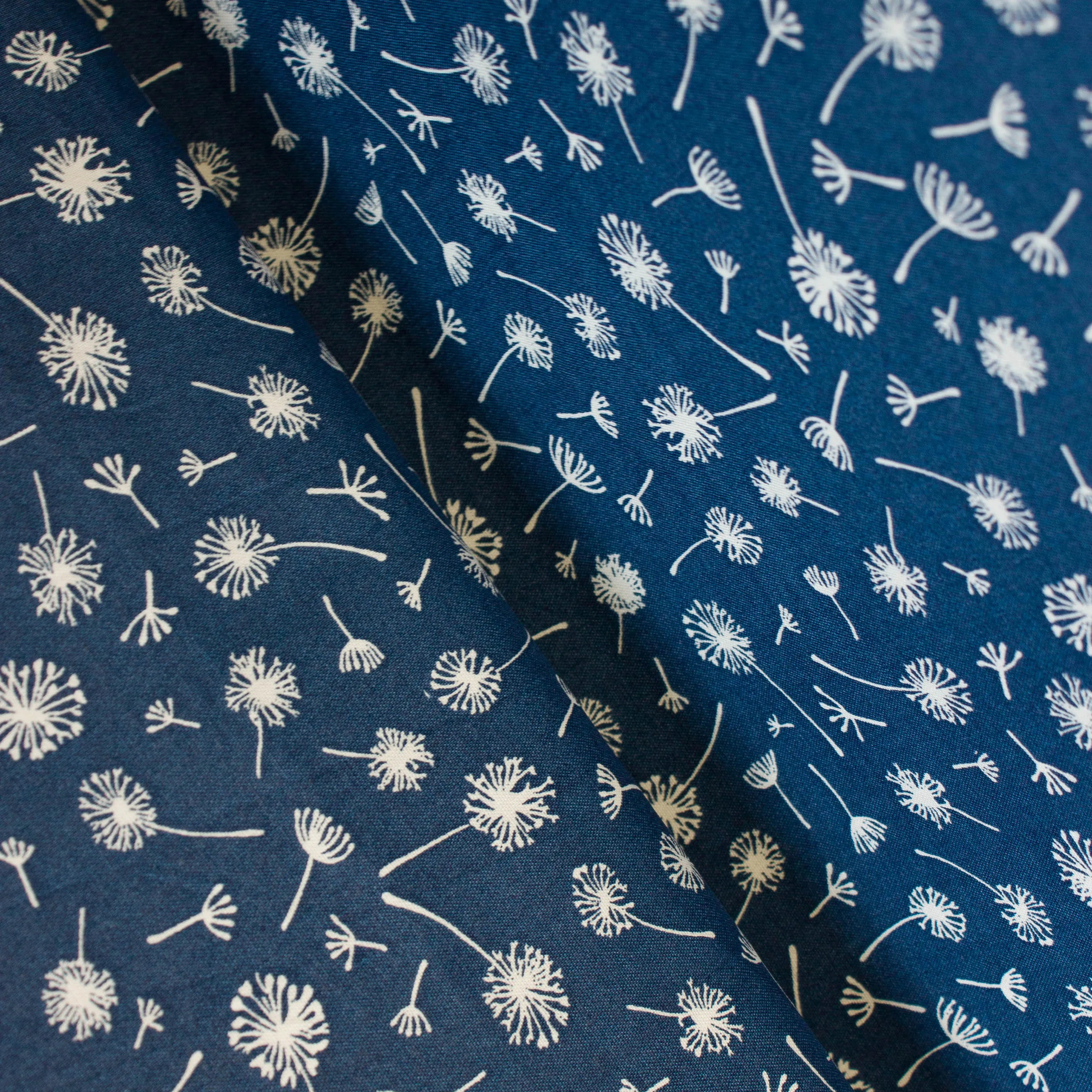 Katoen blauw met witte ombelle